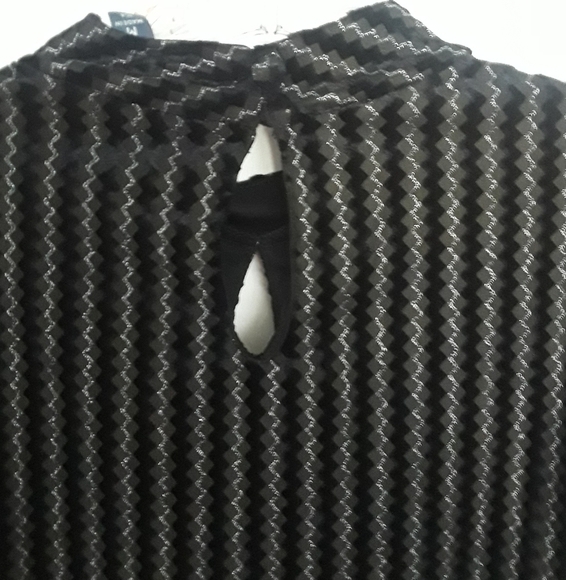 Modcloth Chevron Mock Neck Dress Size Medium - Picture 10 of 12